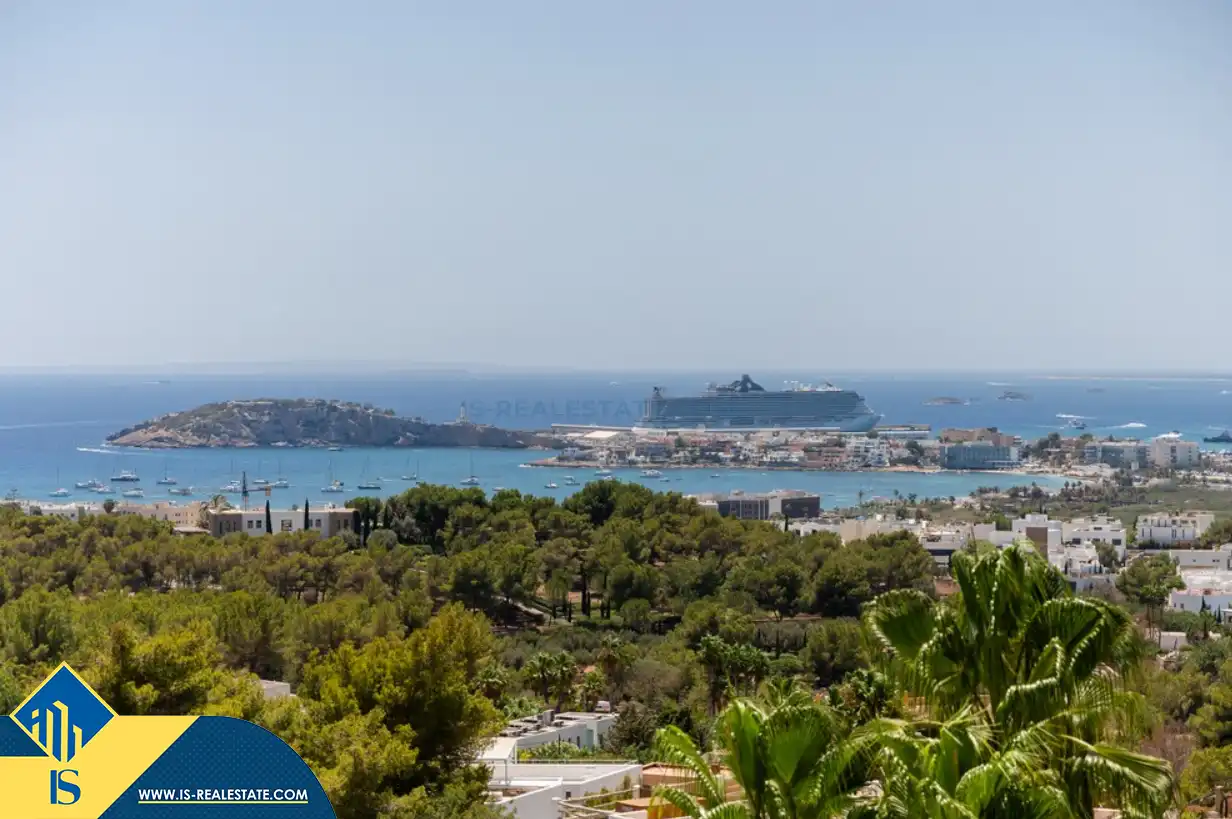 Vista exterior de Casa o xalet en venda en Santa Eulària des Riu amb Aire condicionat, Calefacció i Jardí privat