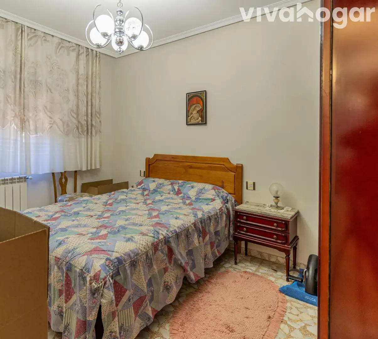 Bedroom of Houses for sale in Madrid  with Heating, Terrace and Storage room