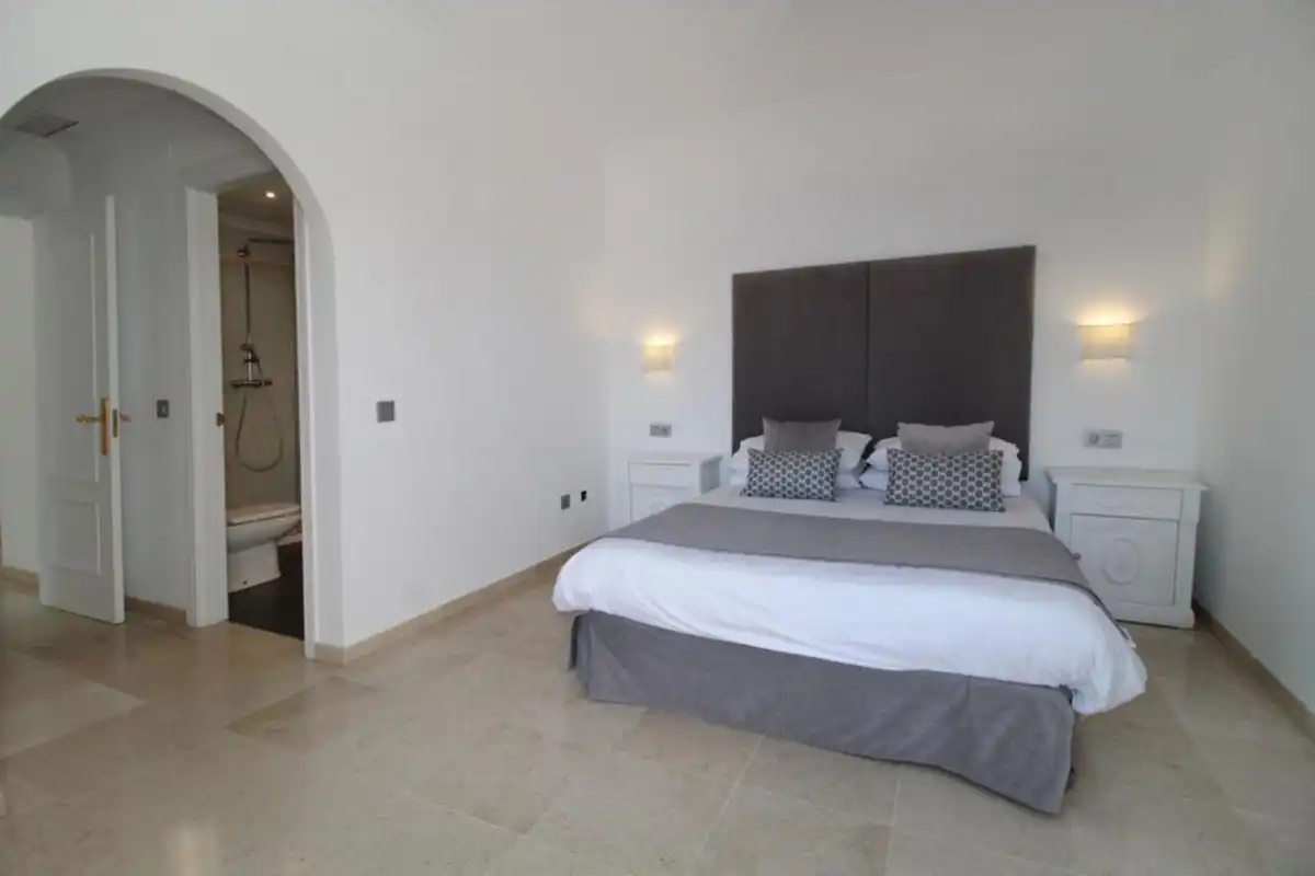 Casa amb piscina en venda a Nueva Andalucía, imagen 13