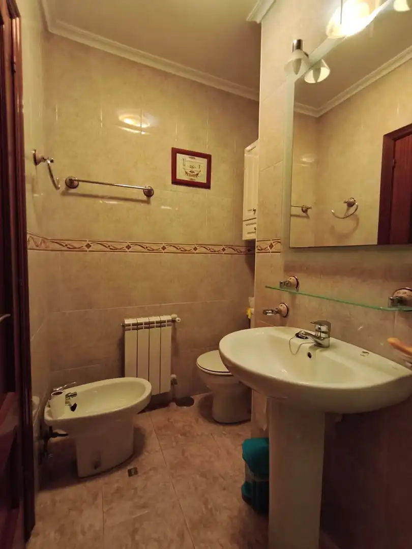 Baño de Dúplex en venta en Bárcena de Cicero con Calefacción, Terraza y Trastero