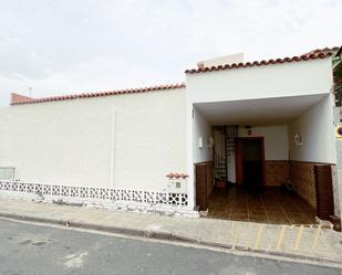 Vista exterior de Casa o xalet en venda en San Bartolomé de Tirajana amb Terrassa