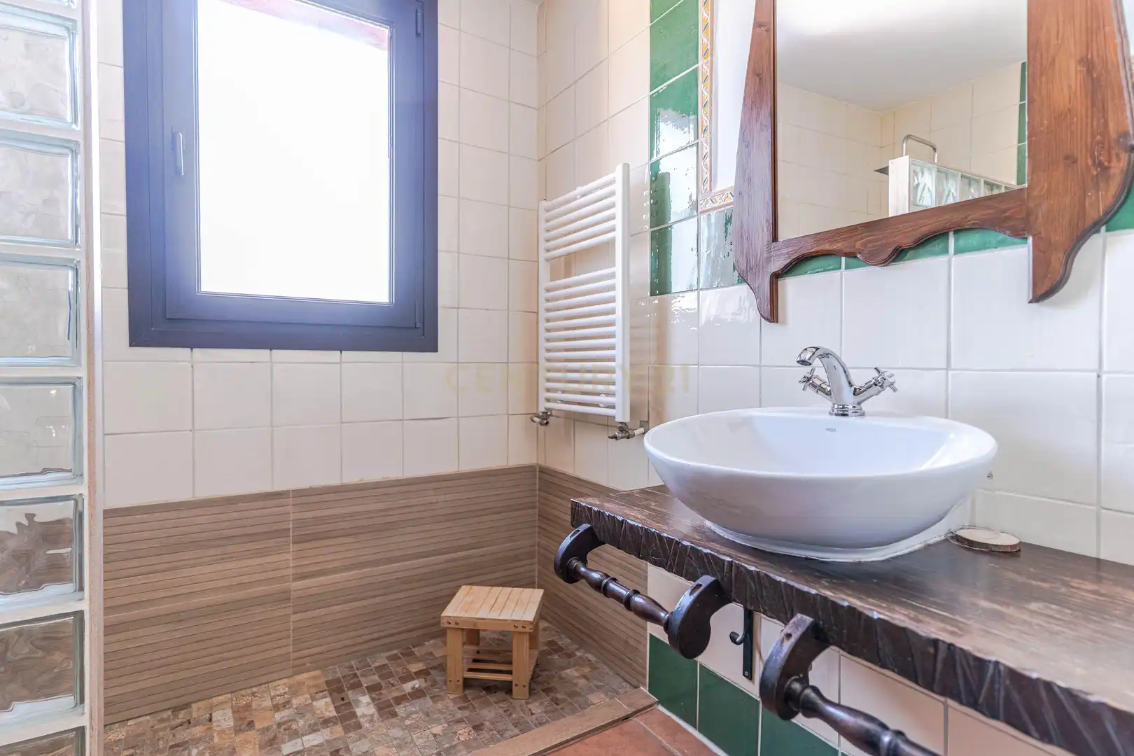 Baño de Edificio en venta en Cenes de la Vega con Piscina comunitaria