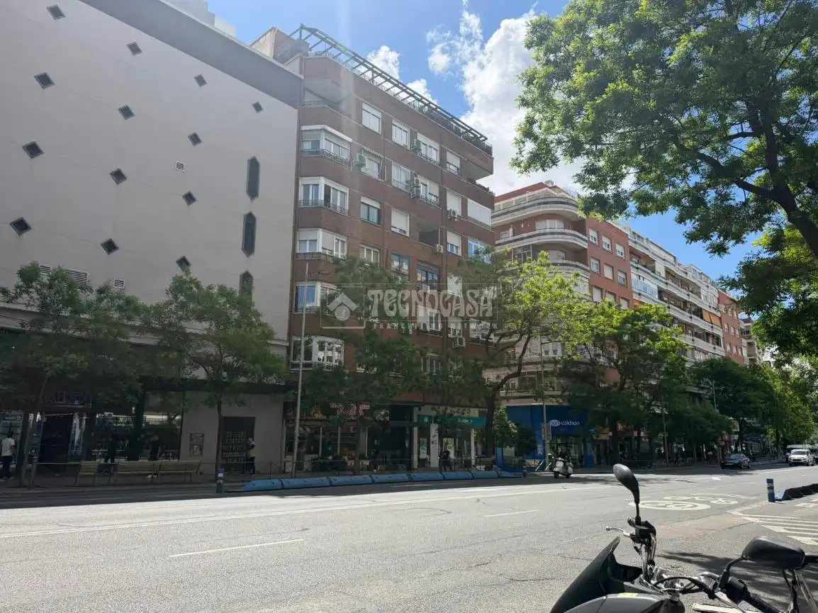 Vista exterior de Piso en venta en Madrid con Aire acondicionado y Parquet