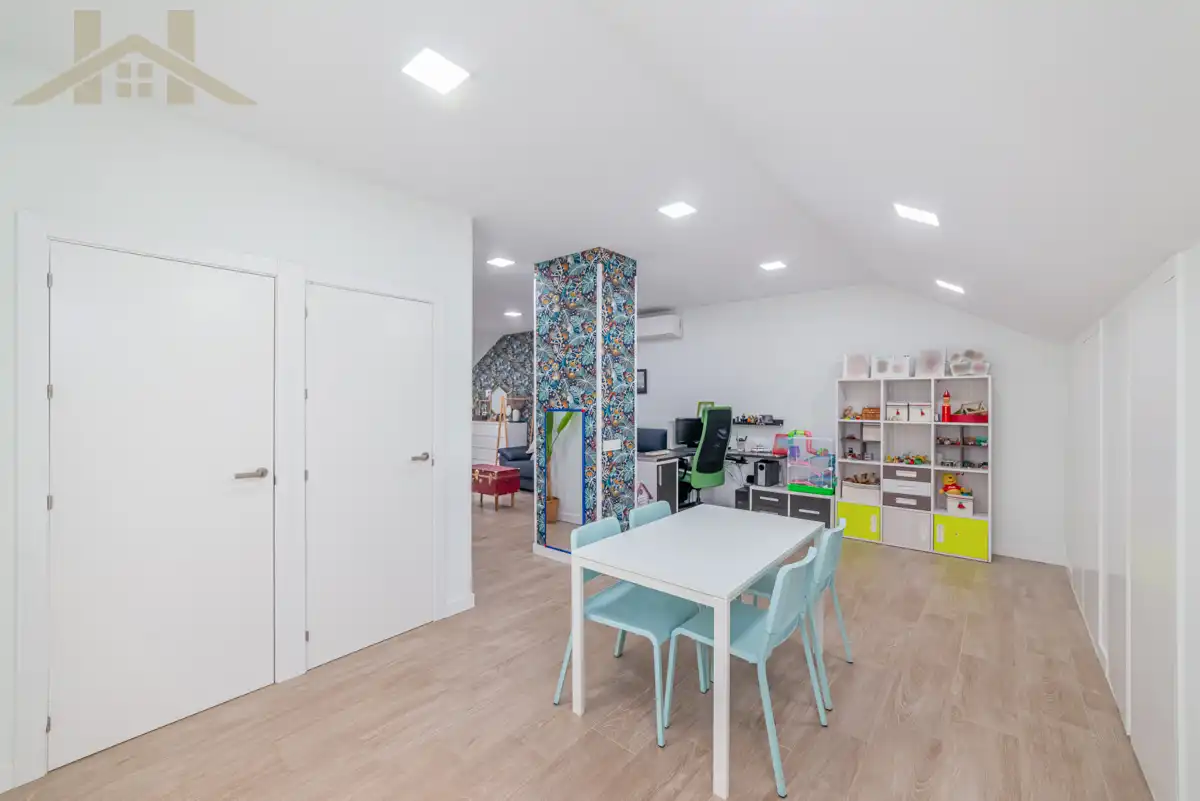 Casa adosada en venta en Rivas-Vaciamadrid con Aire acondicionado, Calefacción y Jardín privado