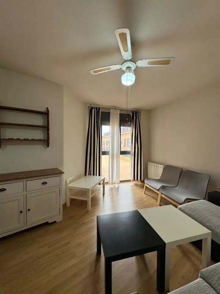 Habitación de Dúplex en venta en Torrejón del Rey con Calefacción, Amueblado y Piscina comunitaria