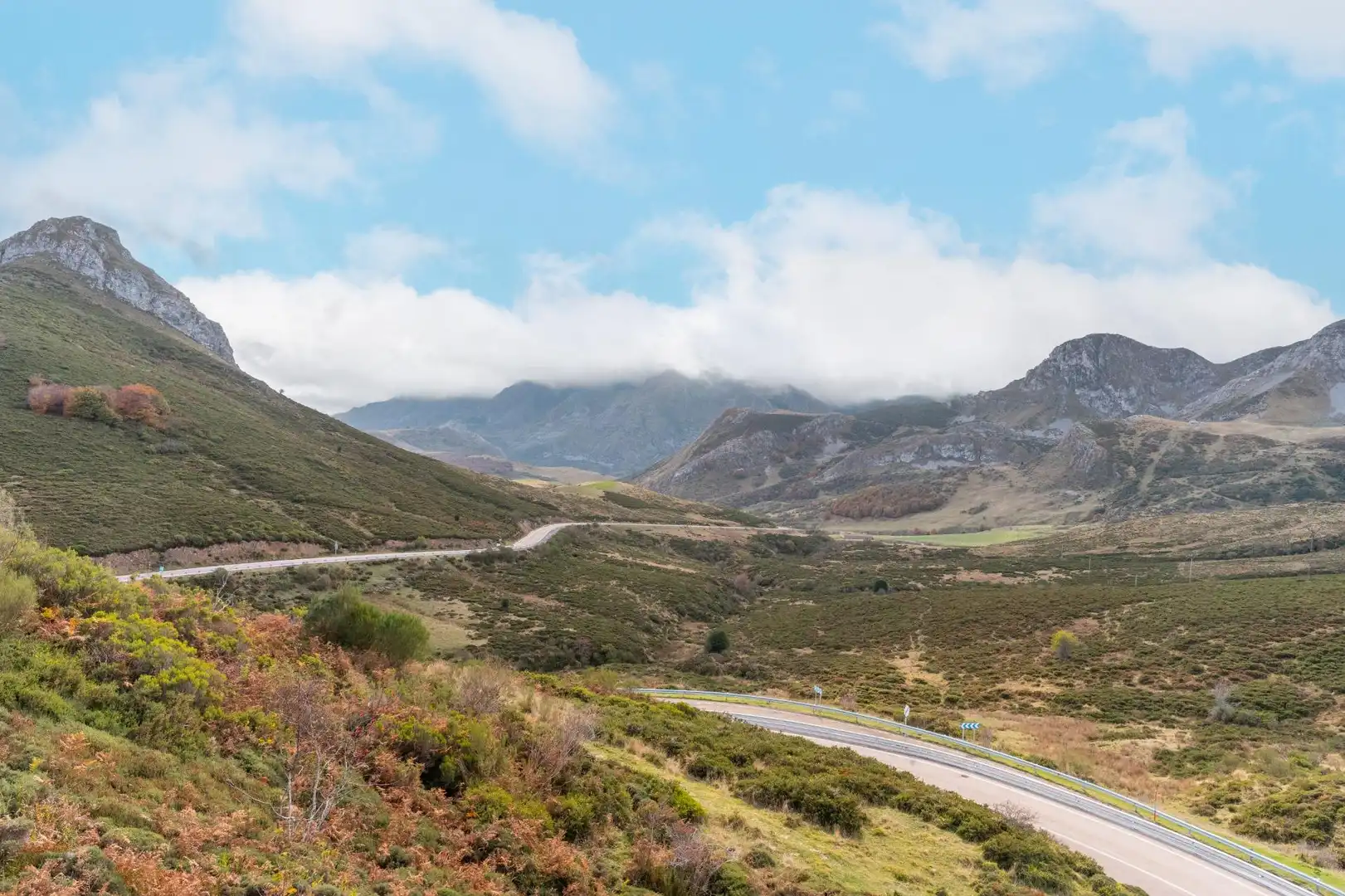 Vista exterior de Casa o chalet en venta en Burón con Jardín privado y Amueblado