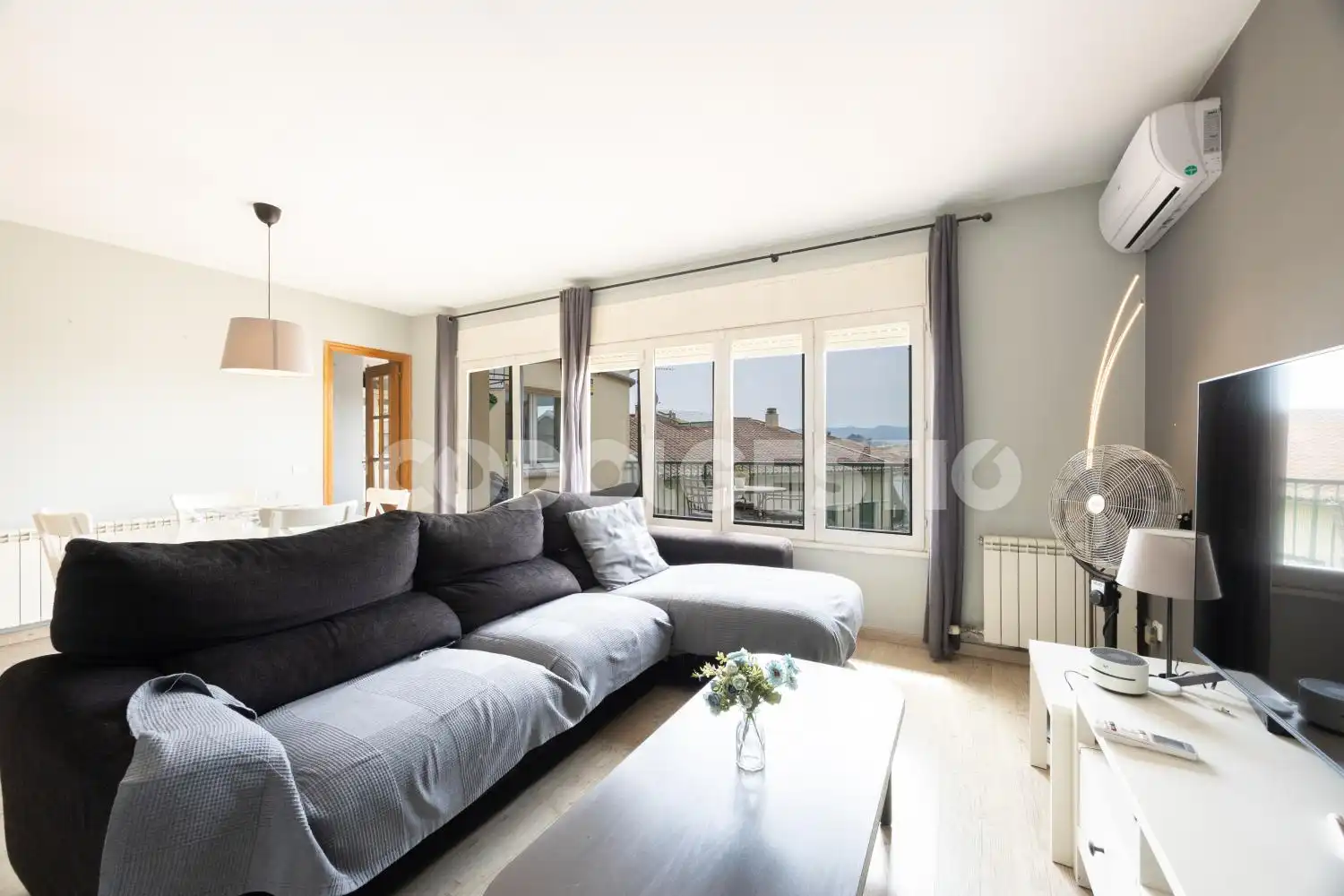 Sala de estar de Piso en venta en Manlleu con Terraza y Balcón