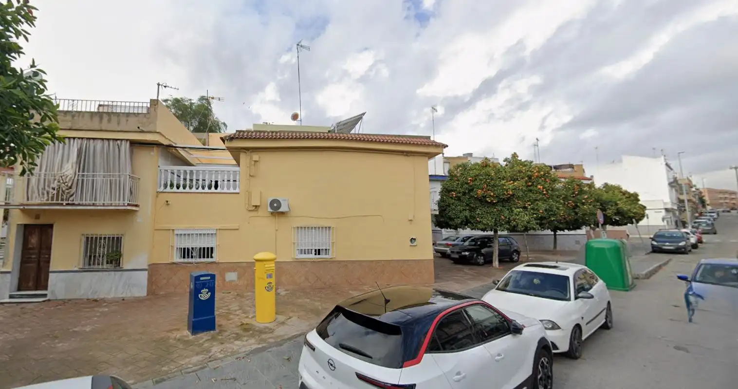 Vista exterior de Casa o chalet en venta en Coria del Río