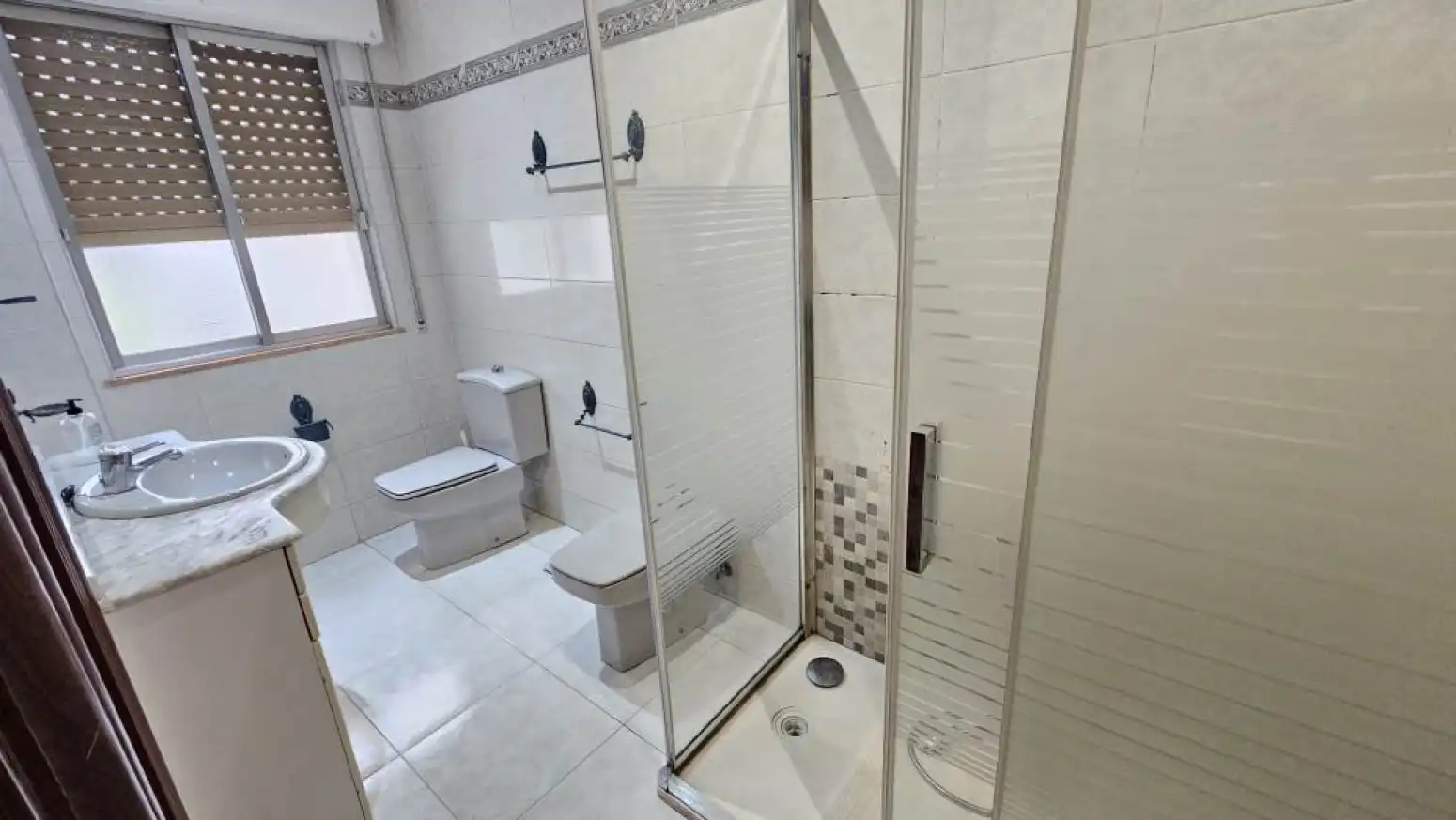 Baño de Piso de alquiler en Salamanca con Calefacción, Parquet y Terraza