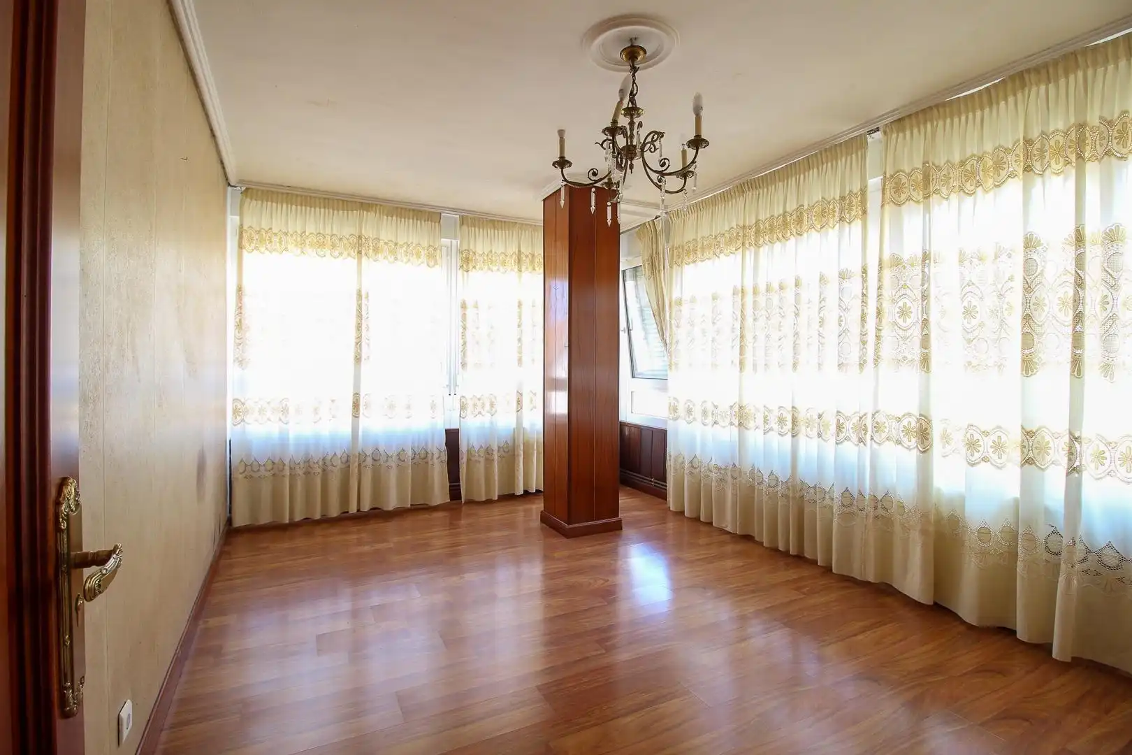 Sala de estar de Piso en venta en Santander con Calefacción y Parquet