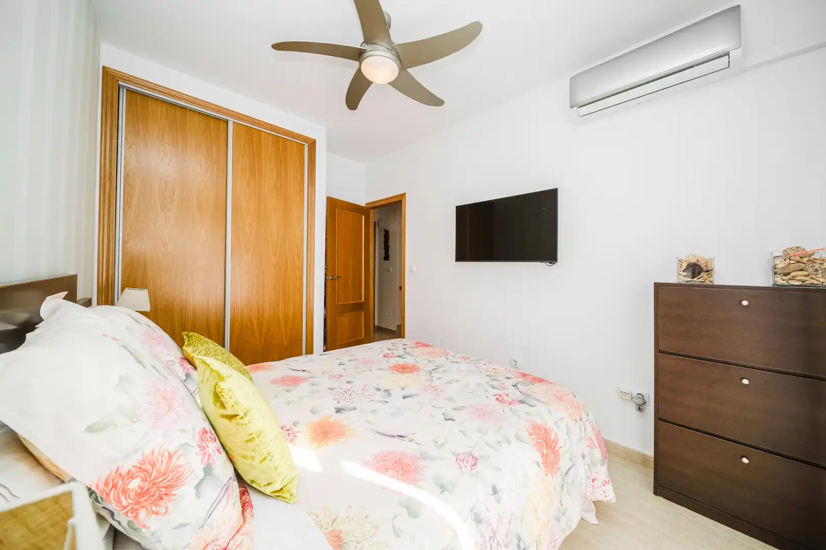 Dormitori de Casa o xalet en venda en Pilar de la Horadada amb Aire condicionat i Terrassa