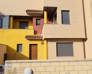 Single-family semi-detached to rent in Épila