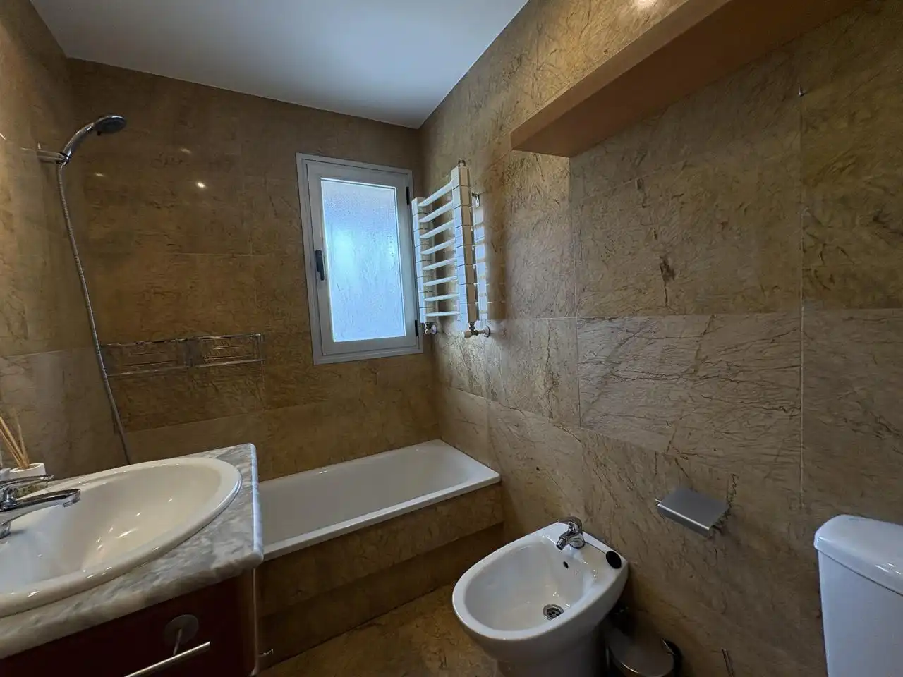 Baño de Piso en venta en Madrid con Aire acondicionado, Calefacción y Terraza