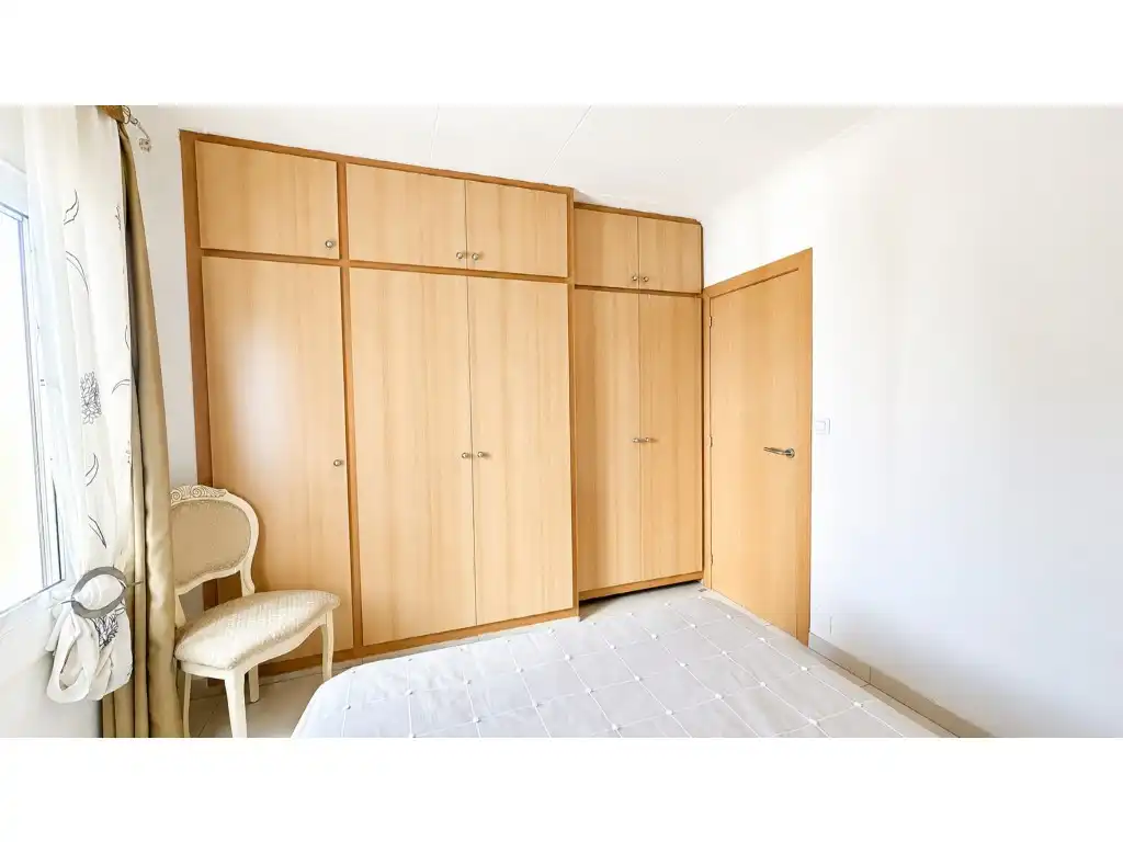 Schlafzimmer von Wohnung zum Verkauf in Roses