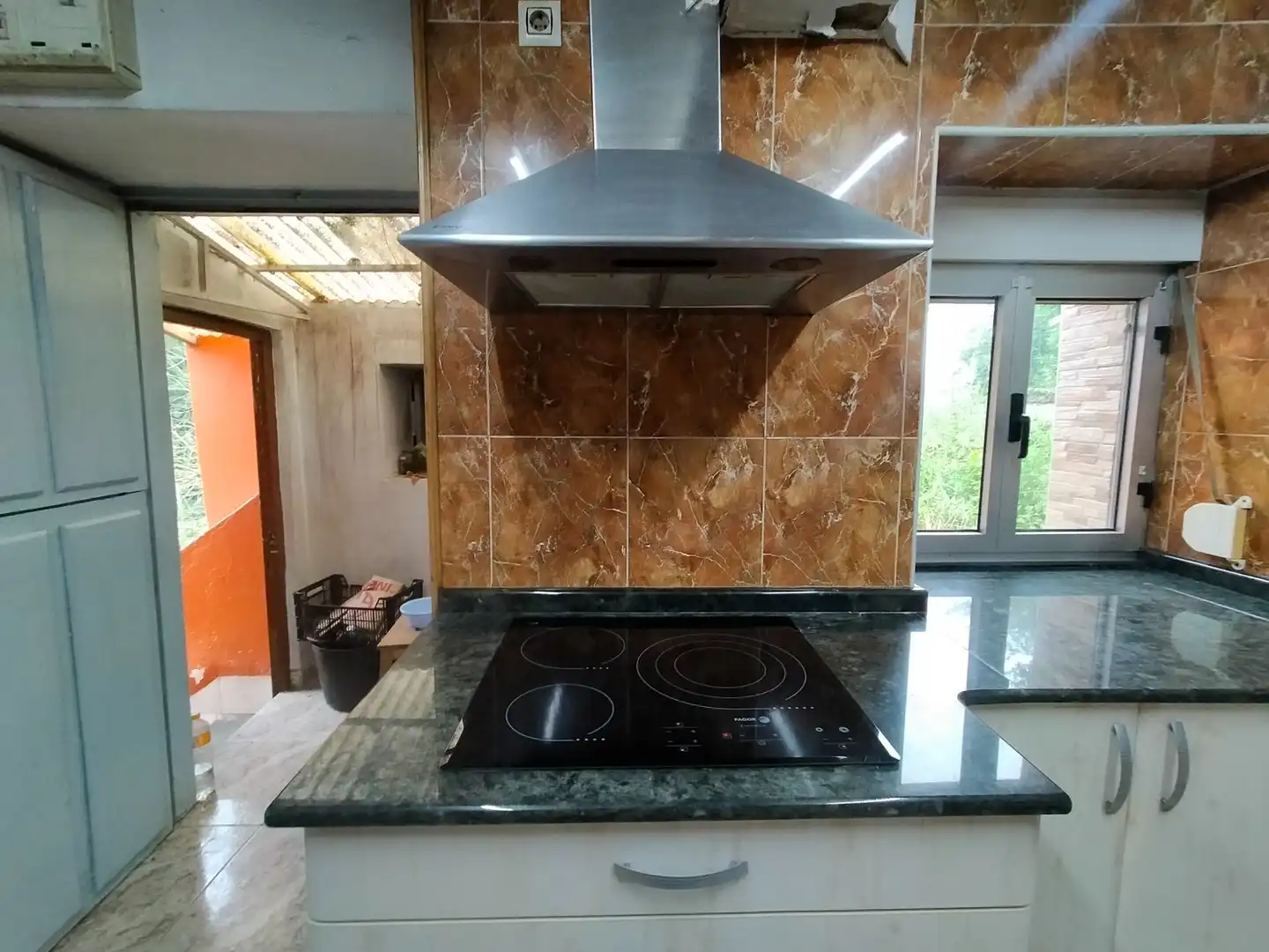 Cocina de Finca rústica en venta en Pravia con Jardín privado