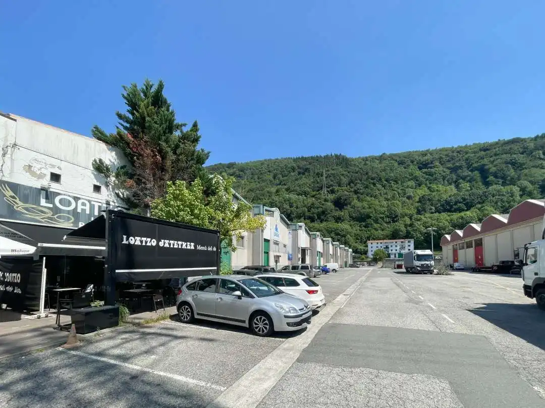 Local commercial à vendre à Irura