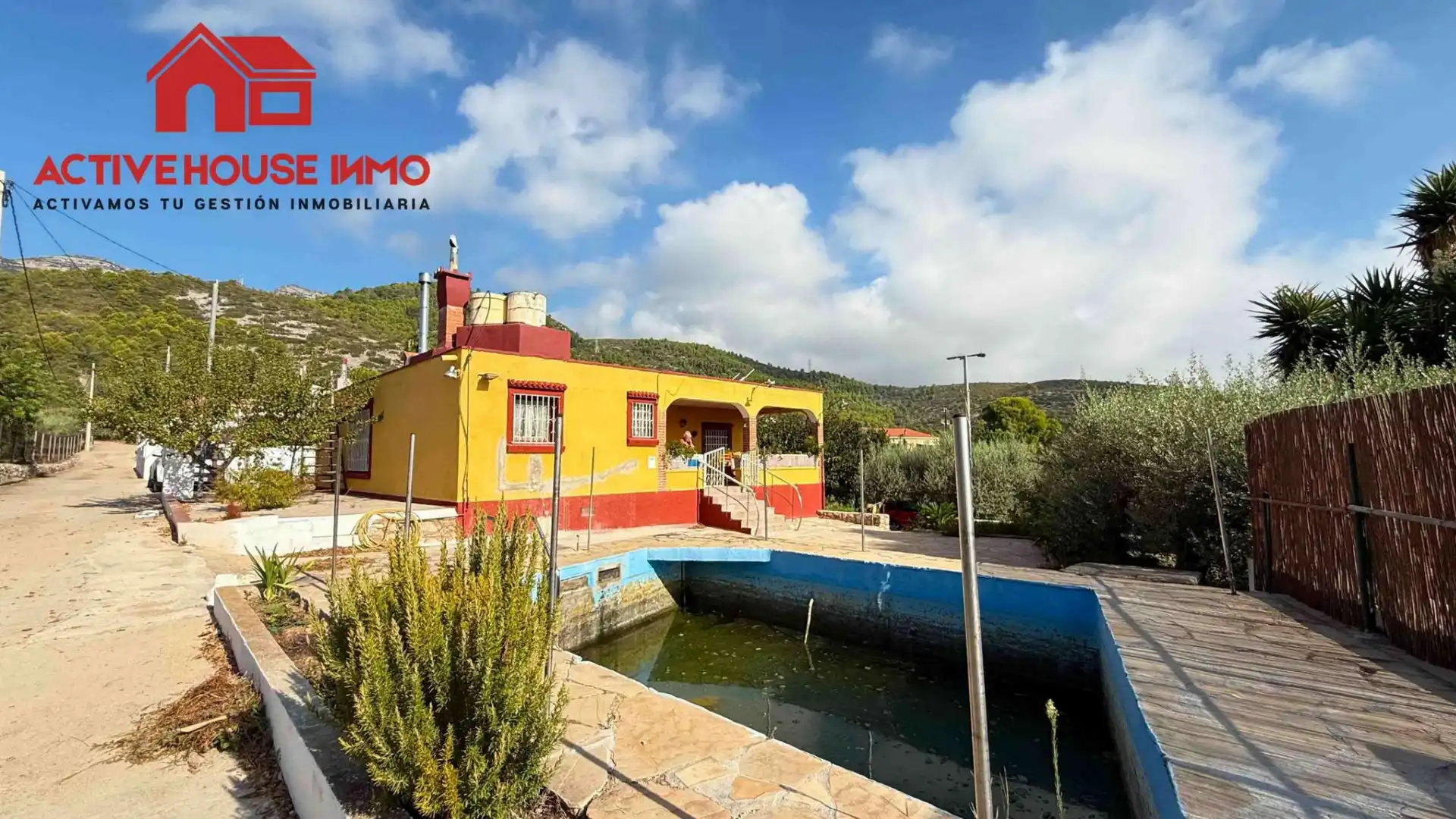 Maison rustique avec piscine à vendre à Partida Codonyol