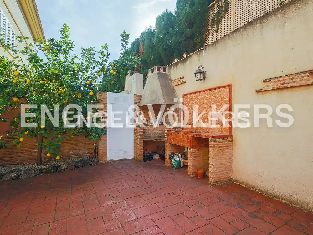 Terrace of Houses for rent in Torrent  with Air Conditioner, Heating and Private garden