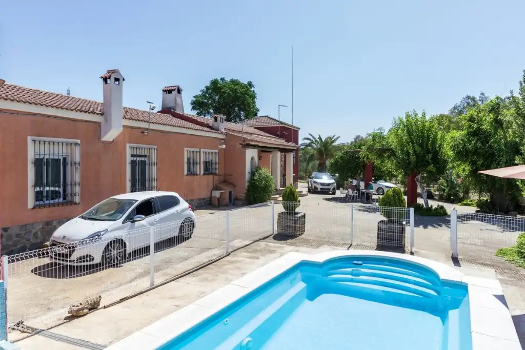 Vista exterior de Finca rústica en venda en Tierga amb Jardí privat, Terrassa i Traster