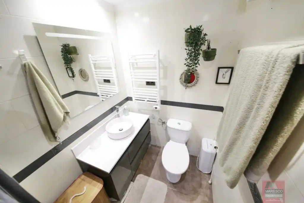 Badezimmer von Wohnungen zum Verkauf in Mijas mit Klimaanlage, Terrasse und Gemeinschaftspool