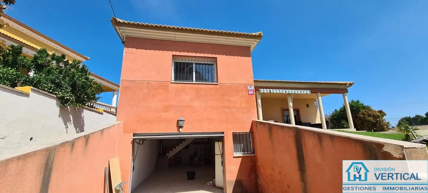 Exterior view of Houses for rent in Riba-roja de Túria  with Air Conditioner, Private garden and Swimming Pool