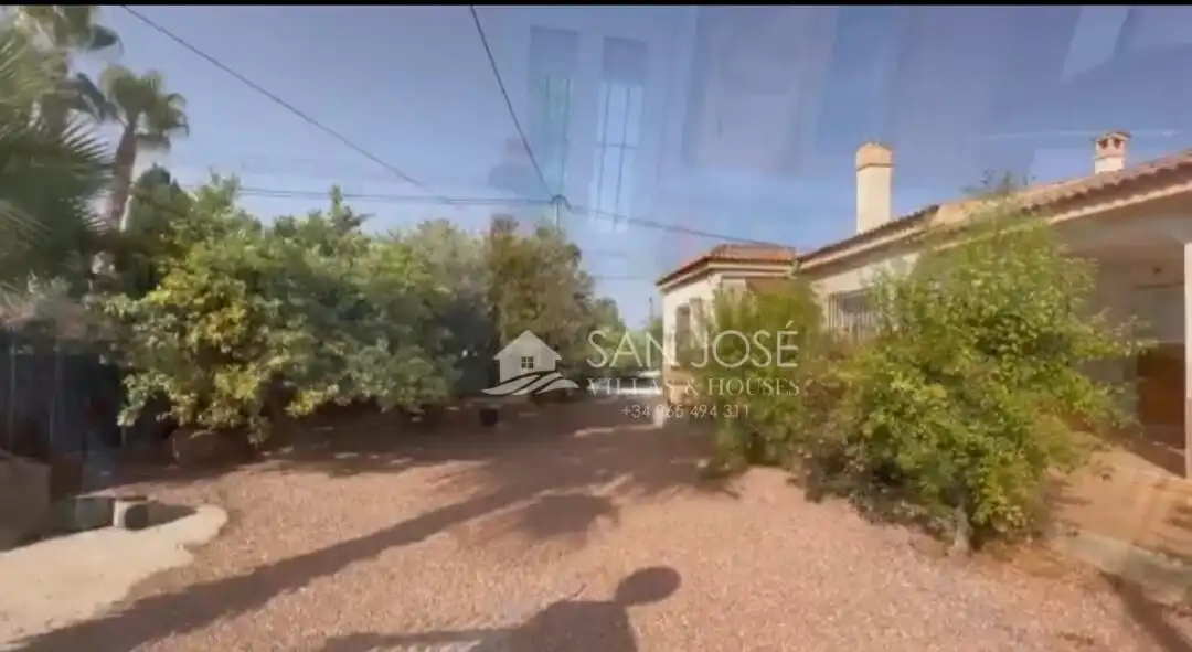 Vista exterior de Casa o xalet en venda en Crevillent amb Aire condicionat, Calefacció i Terrassa