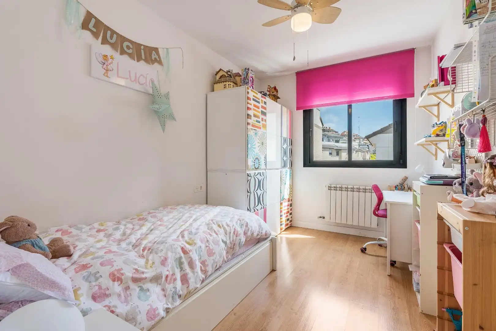 Habitación de Casa adosada en venta en Granada con Jardín privado y Balcón