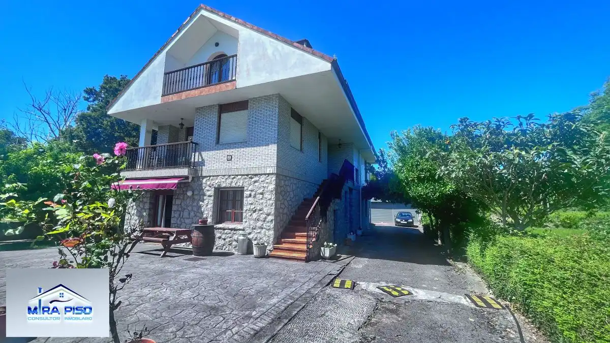 Außenansicht von Country house zum Verkauf in Arnuero mit Heizung, Terrasse und Abstellraum