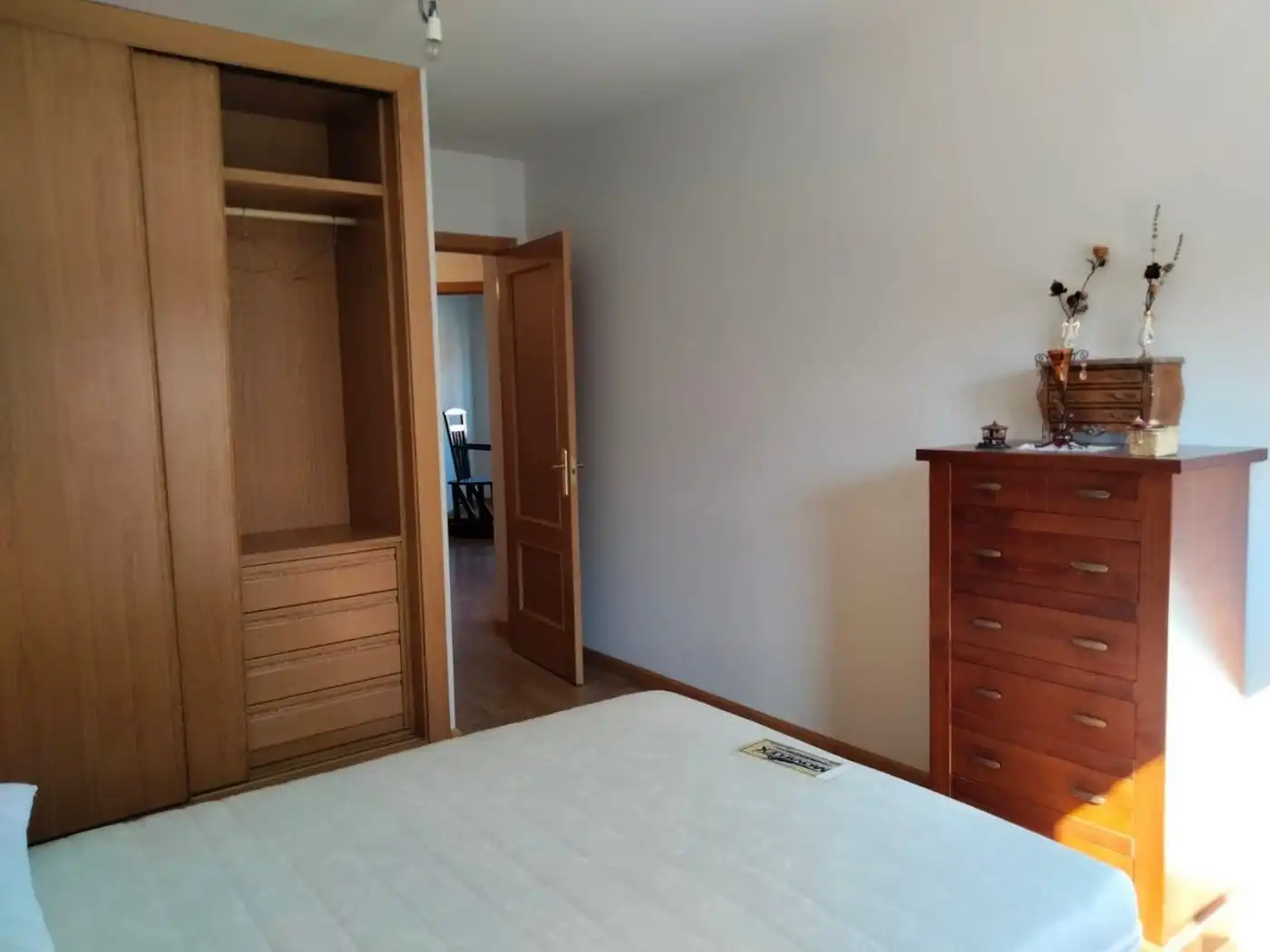 Habitación de Piso en venta en Valderas con Parquet, Amueblado y TV