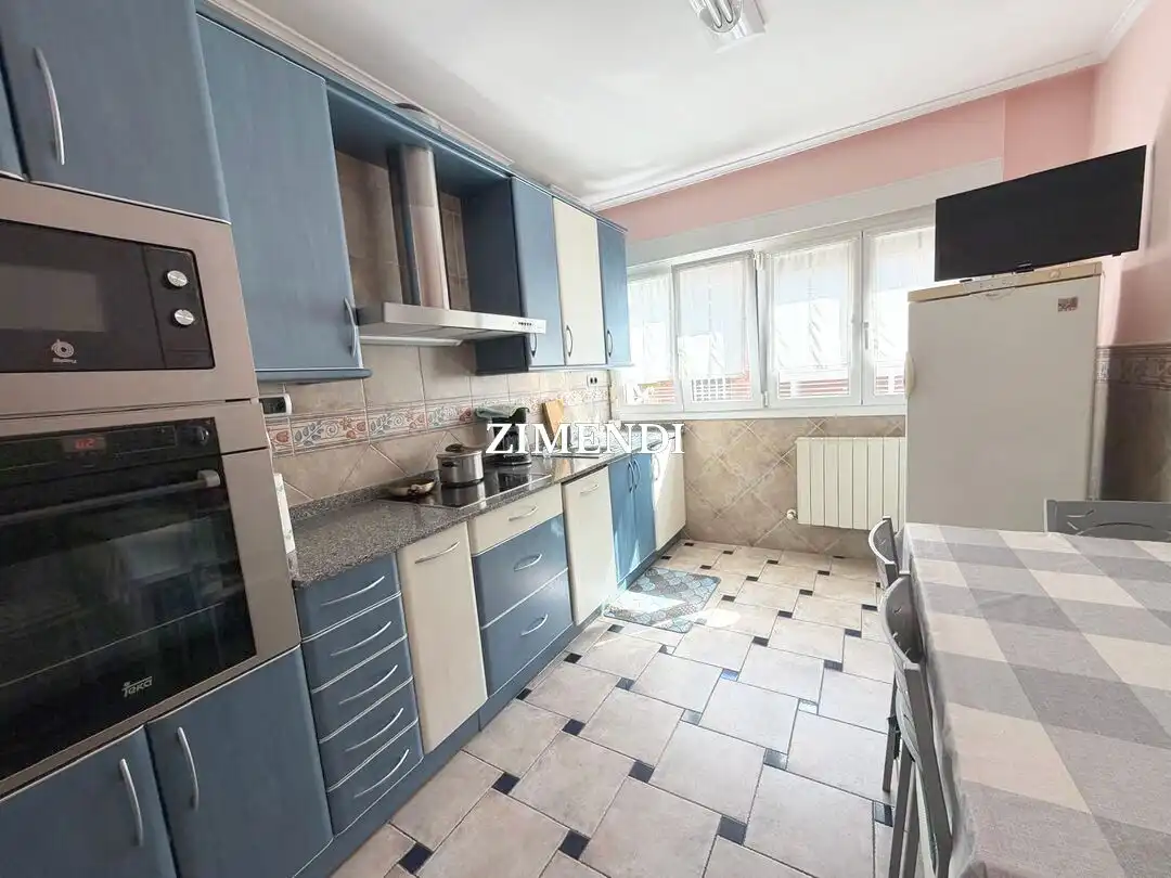 Cocina de Piso en venta en Berriz con Calefacción, Trastero y Amueblado