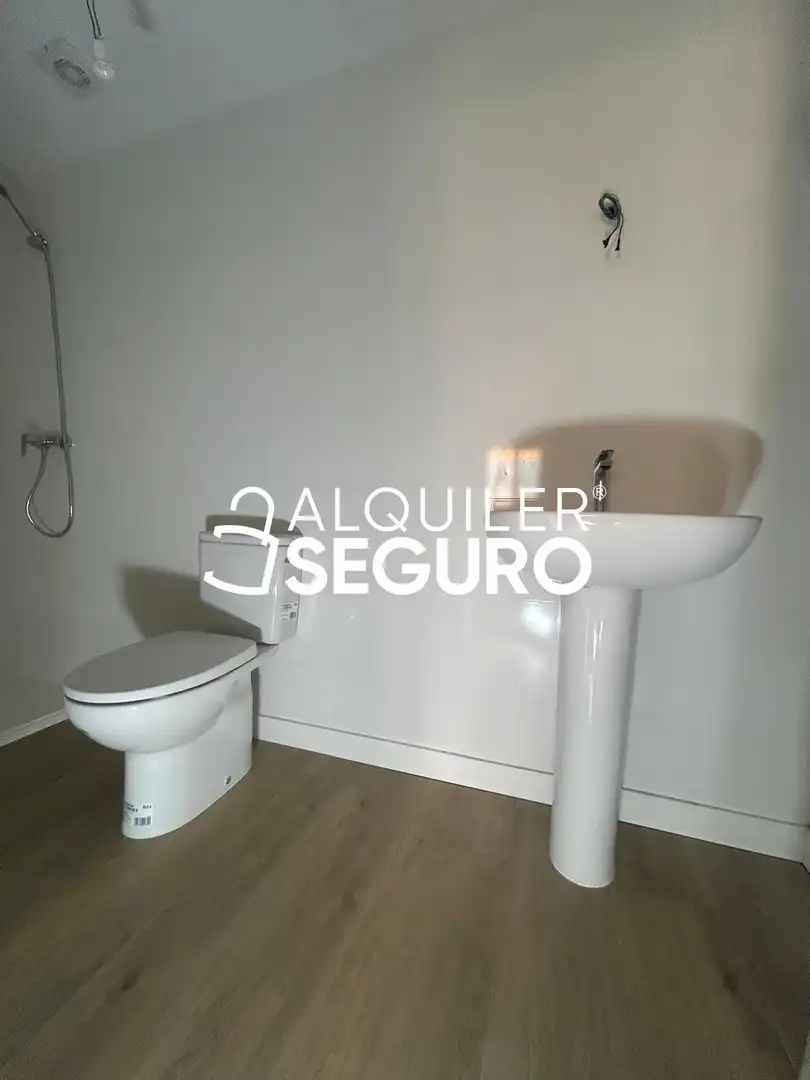 Baño de Piso de alquiler en Cenes de la Vega con Terraza