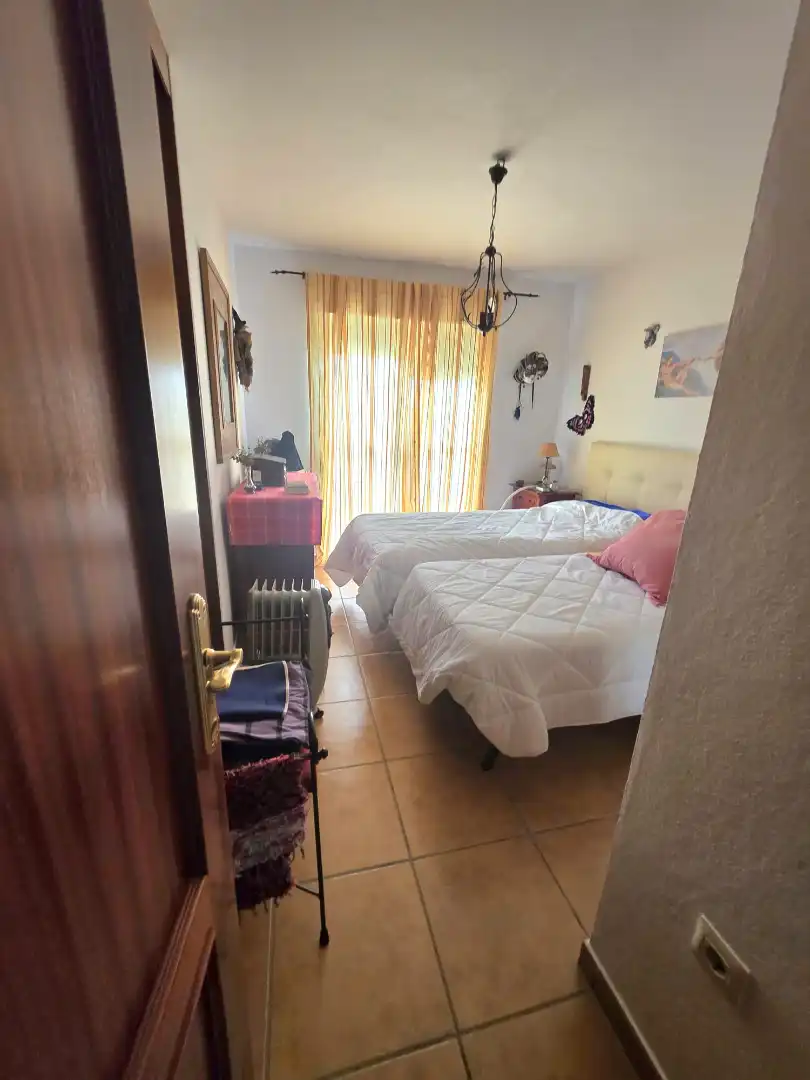 Dormitori de Casa adosada en venda en Tarifa amb Aire condicionat, Jardí privat i Terrassa