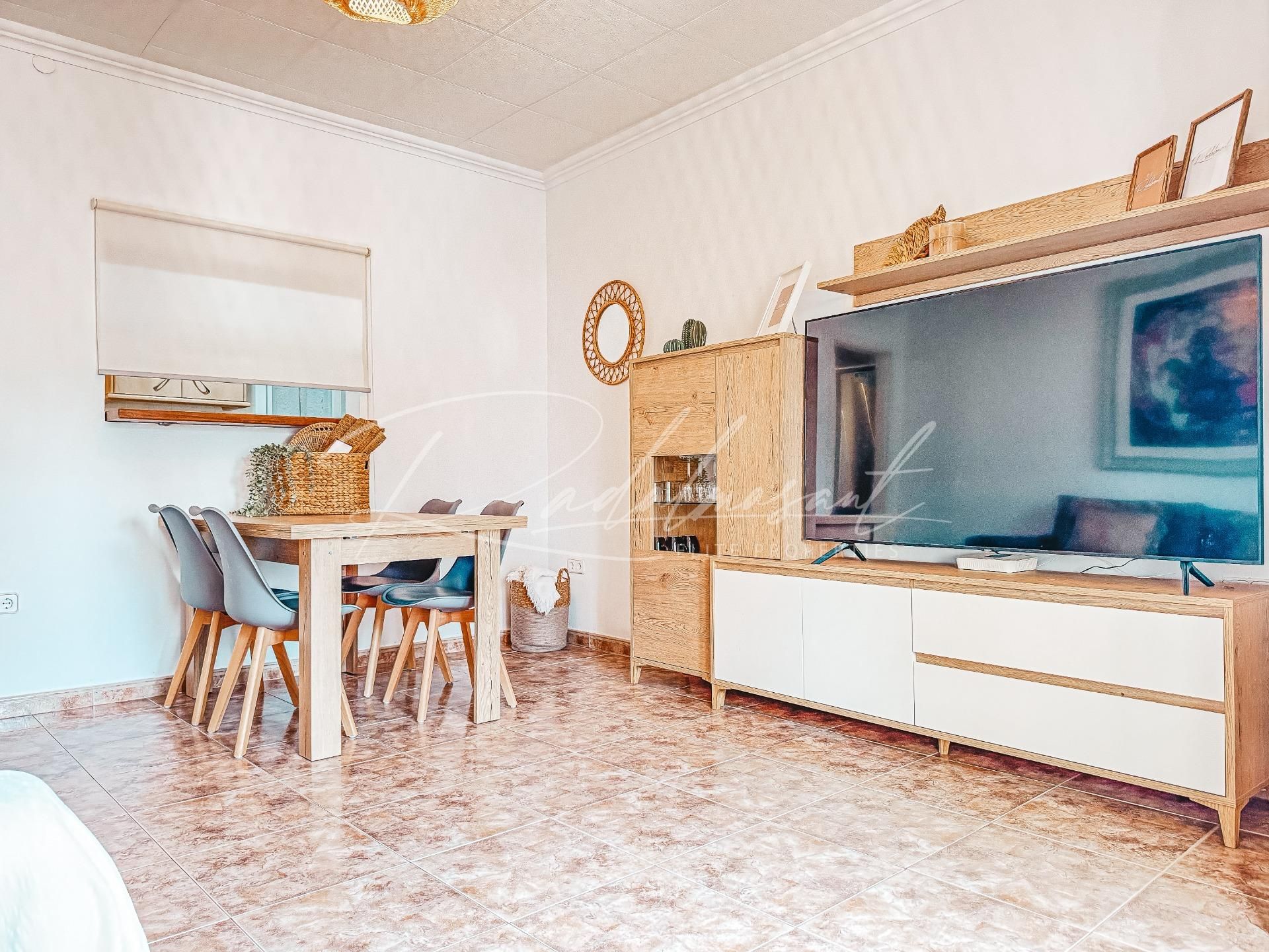 Sala d'estar de Pis en venda en  Tarragona Capital amb Aire condicionat i Moblat