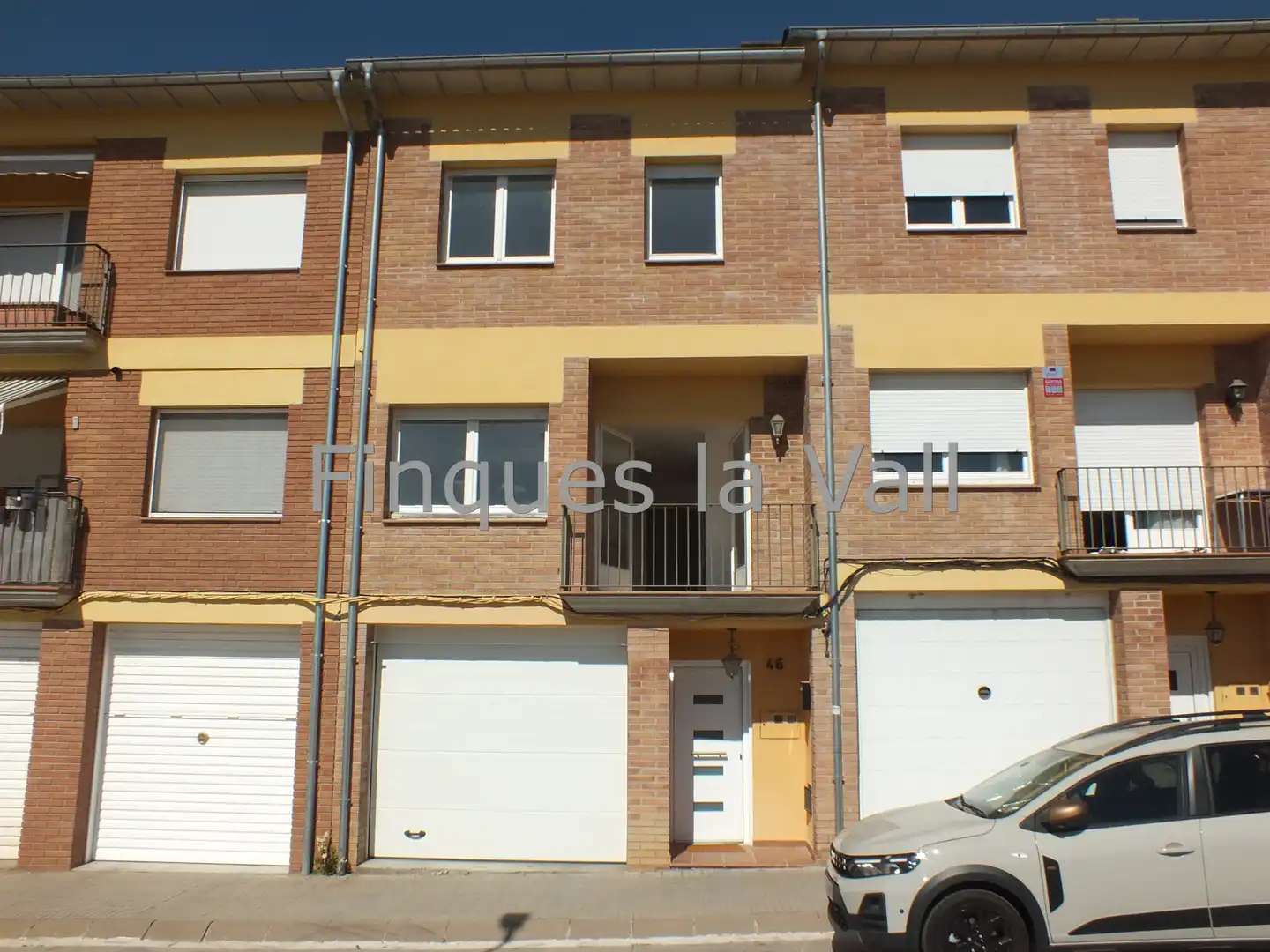 Vista exterior de Casa adosada en venda en Sant Boi de Lluçanès amb Calefacció, Jardí privat i Forn