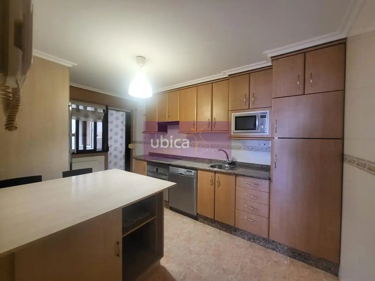 Cuina de Pis en venda en Ponteareas amb Calefacció, Parquet i Terrassa