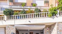 Vista exterior de Casa adosada en venda en Cabrils amb Aire condicionat, Calefacció i Terrassa