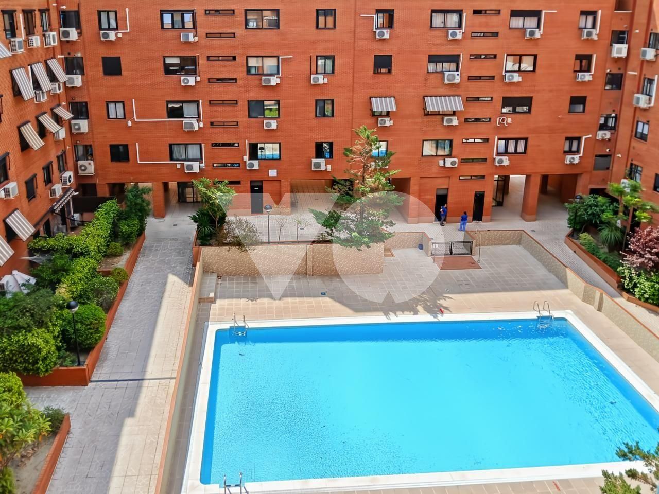 Piscina de Apartament en venda en  Madrid Capital amb Aire condicionat, Calefacció i Parquet