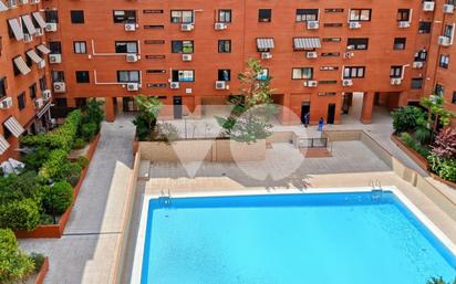 Swimming pool of Apartment for sale in  Madrid Capital  with Air Conditioner, Heating and Parquet flooring