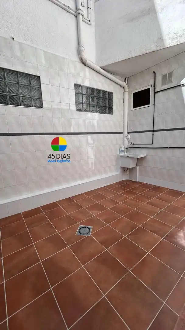 Badezimmer von Erdgeschoss zum Verkauf in Ripollet mit Heizung, Parkett und Terrasse