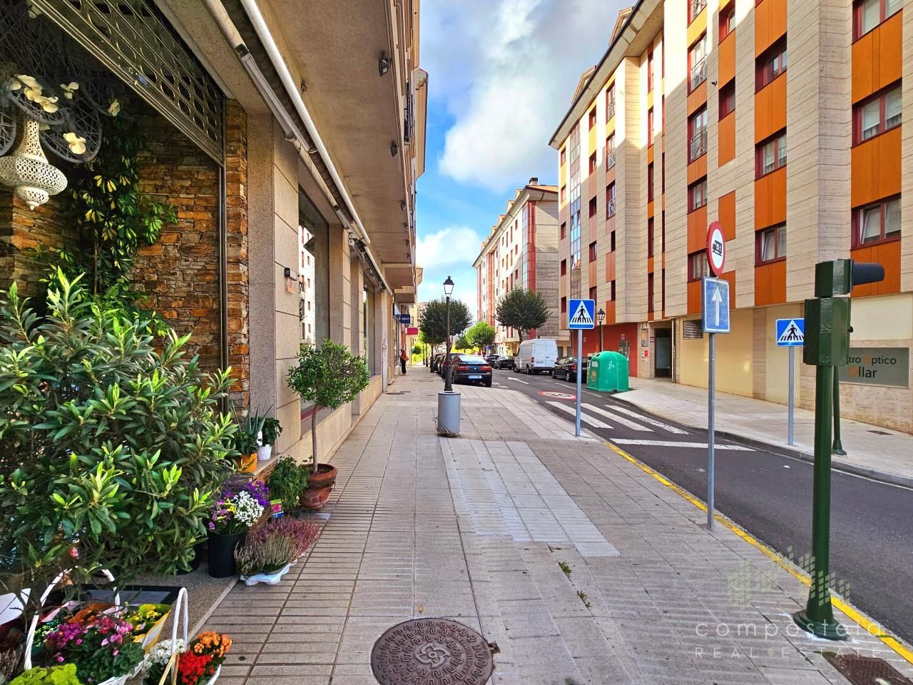 Vista exterior de Àtic de lloguer en Ames amb Calefacció i Traster