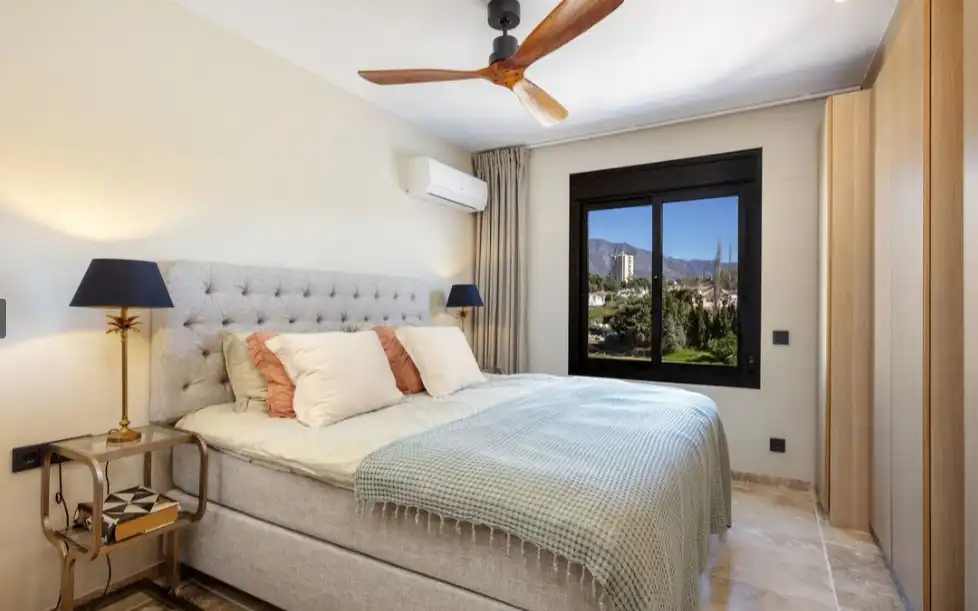 Habitación de Dúplex en venta en Marbella con Aire acondicionado, Calefacción y Terraza
