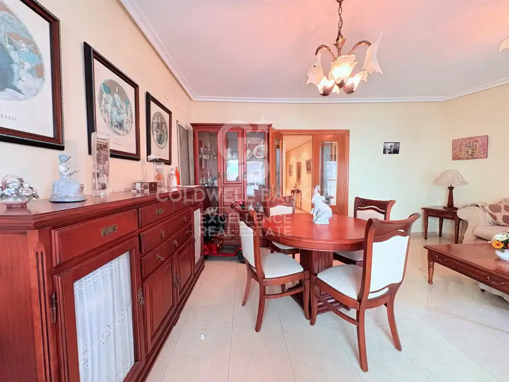 Comedor de Piso en venta en Valencia con Aire acondicionado, Terraza y Amueblado