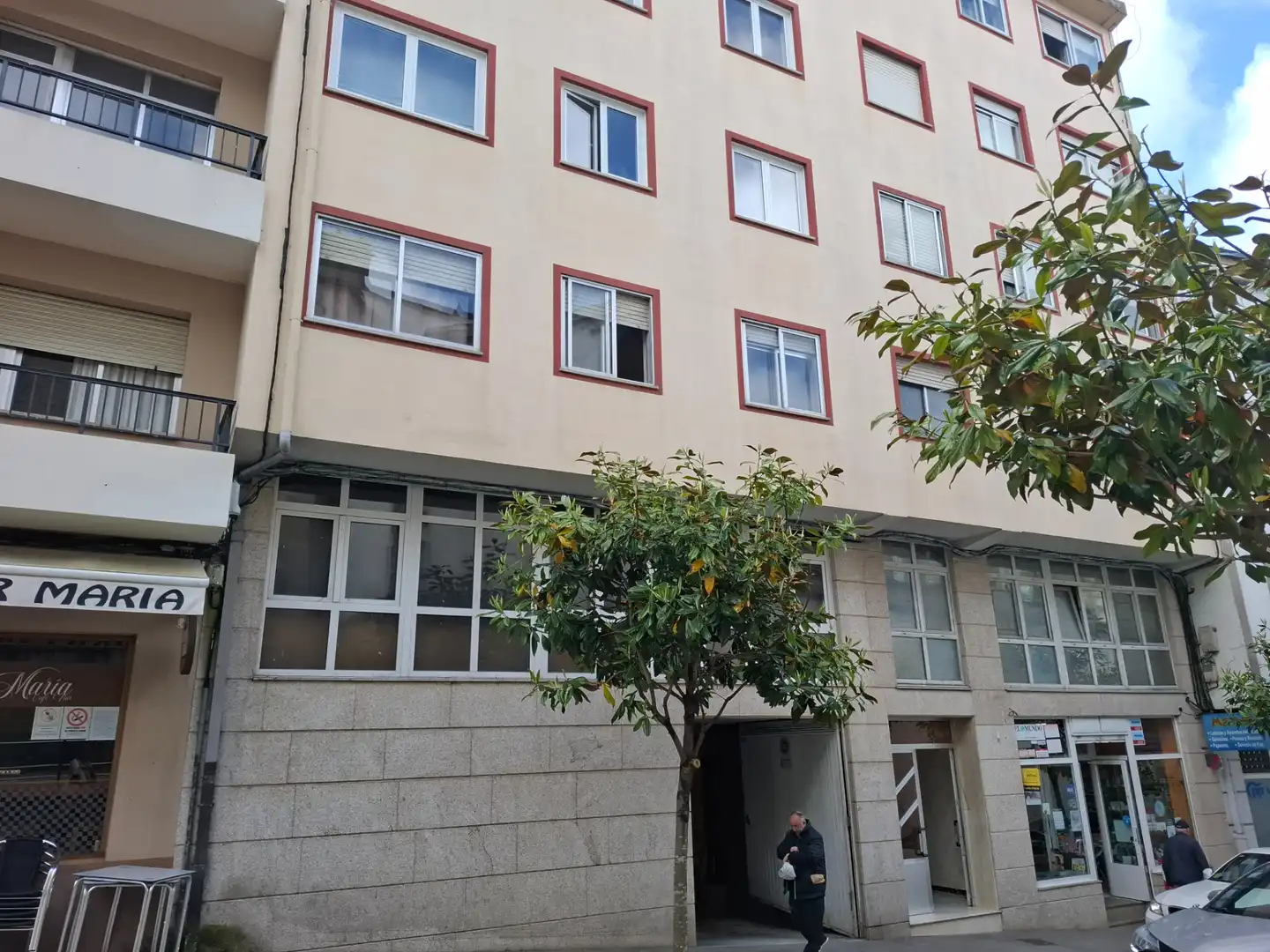 Business premises for sale in Avenida Cervantes 30