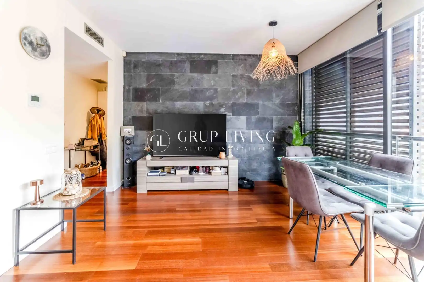 Living room of Flat for sale in Sitges  with Air Conditioner, Heating and Parquet flooring