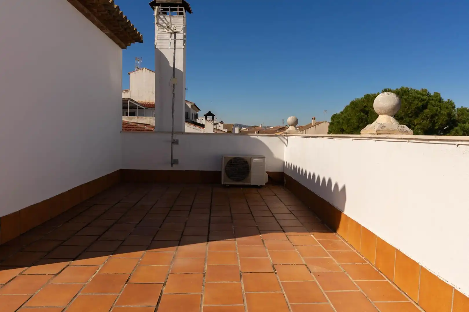 Terrasse von Einfamilien-Reihenhaus zum Verkauf in La Roda de Andalucía mit Heizung, Abstellraum und Balkon