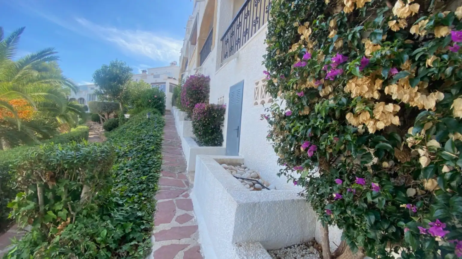 Detached homes for sale in El Montgó
