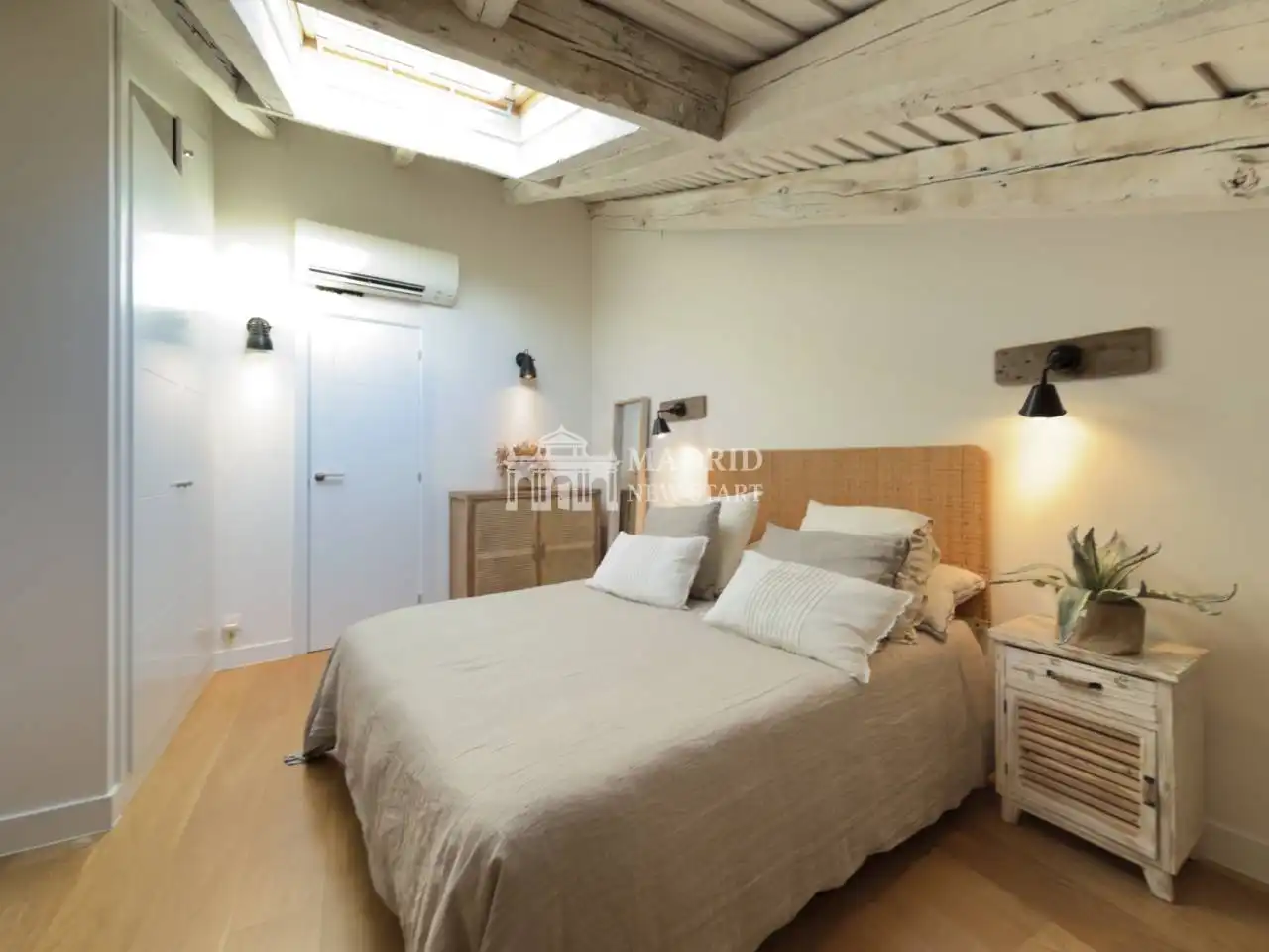 Dúplex de alquiler en Calle Conde Duque, Universidad - Malasaña