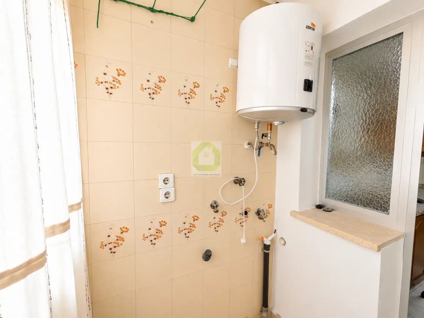 Bany de Pis en venda en Granada amb Terrassa