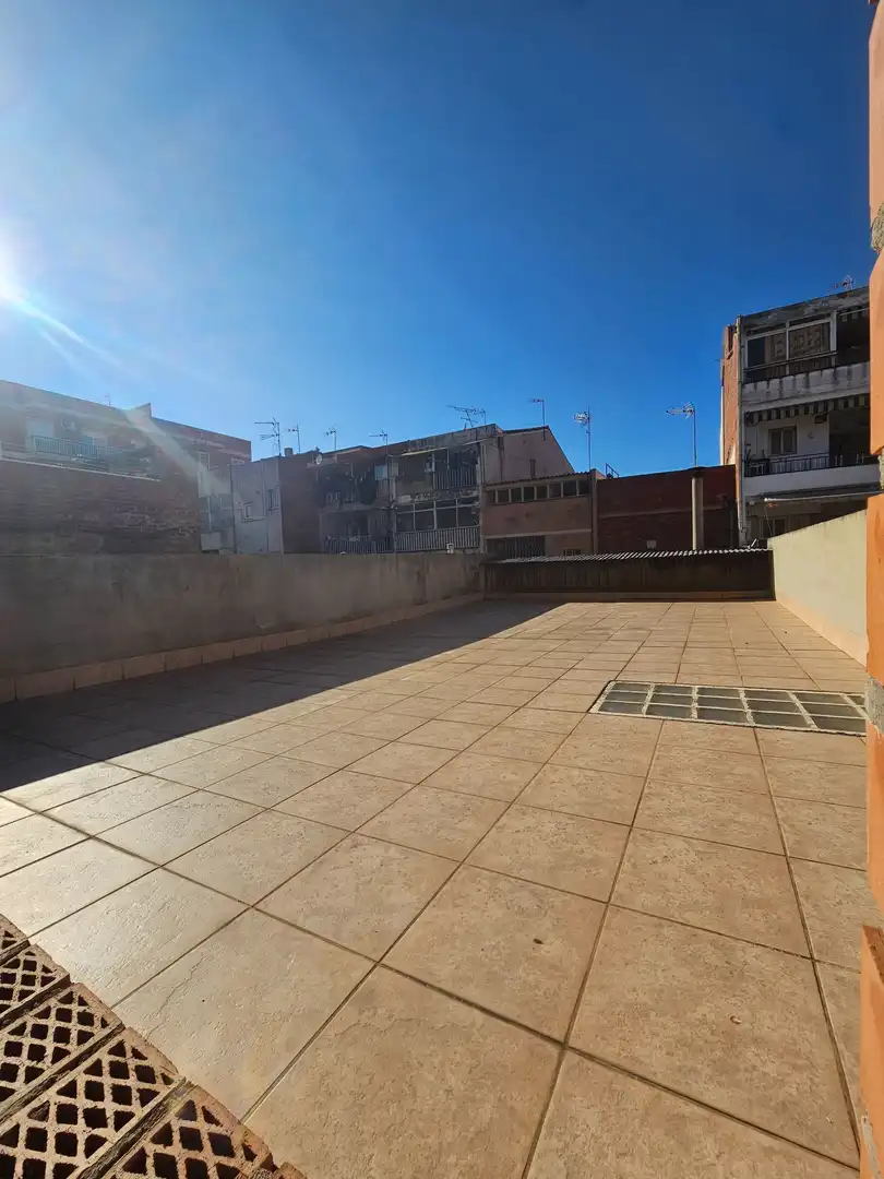 Terraza de Casa adosada en venta en Terrassa