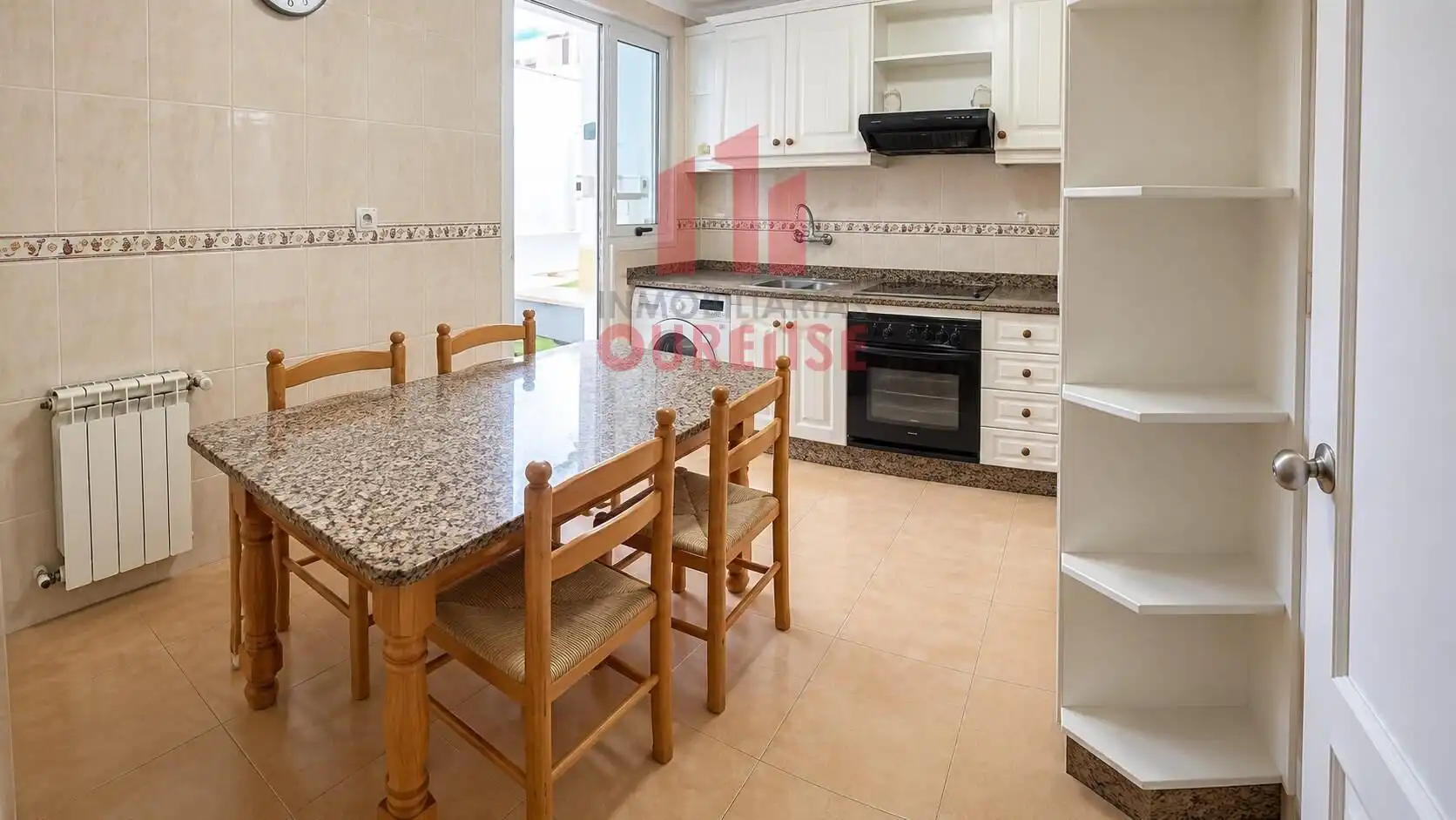 Kitchen of Flat for rent in Ourense Capital   with Heating and Furnished